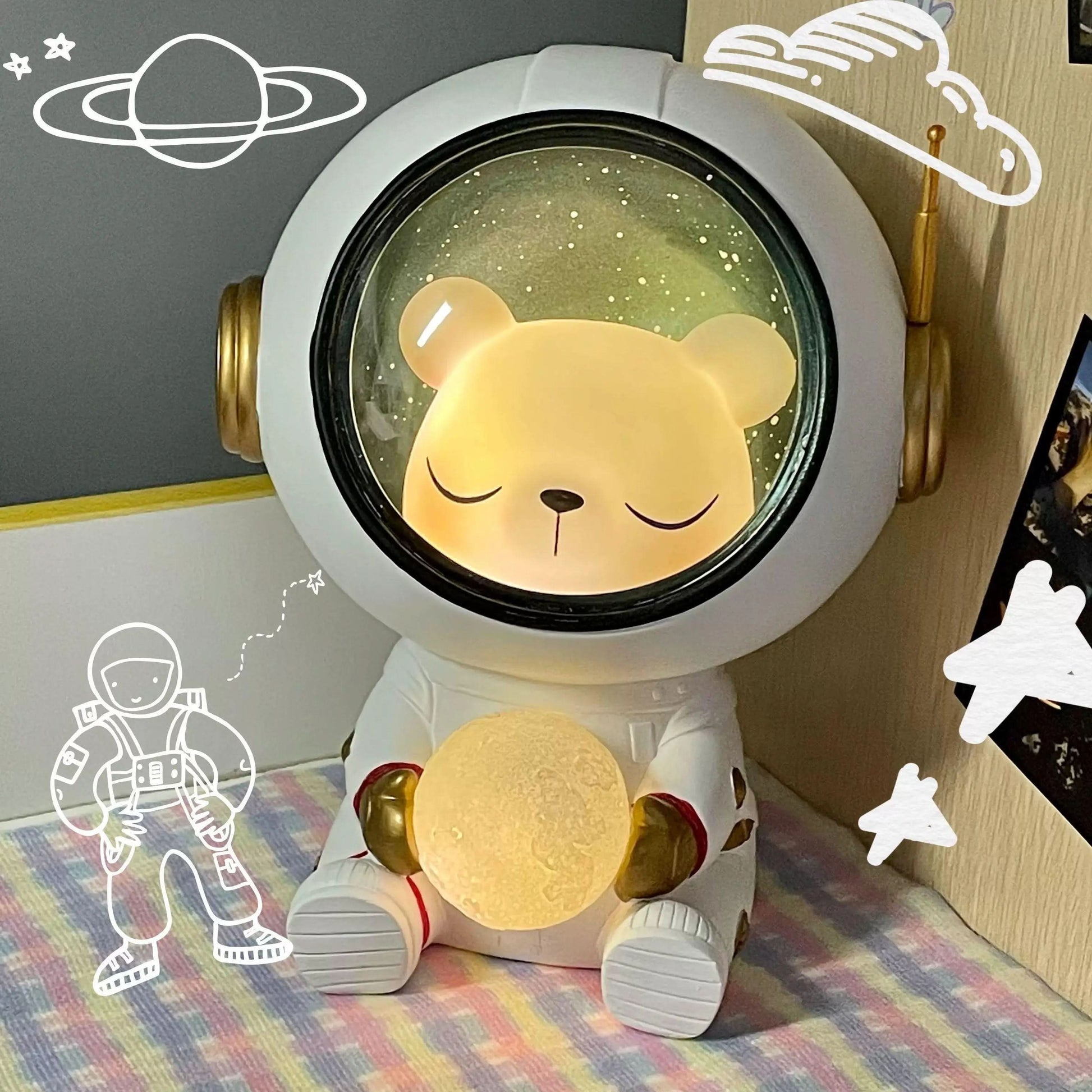 Cosmic Glow Astronaut Table Lamp - Luneo